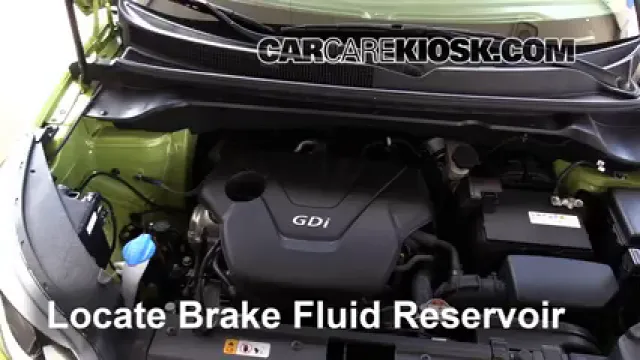 2015 Kia Soul 1.6L 4 Cyl. Liquide de frein Contrôler le niveau de liquide de frein